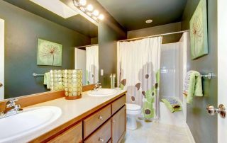 home-cleaning-bathroom